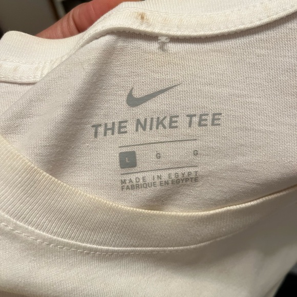 NIKE Unisex Tee - Picture 5 of 5